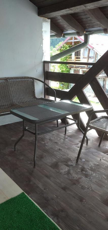 Holiday home янчар з басейном Mykulychyn