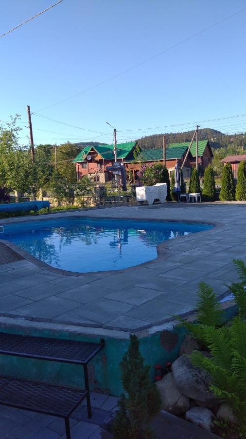 янчар з басейном Holiday home