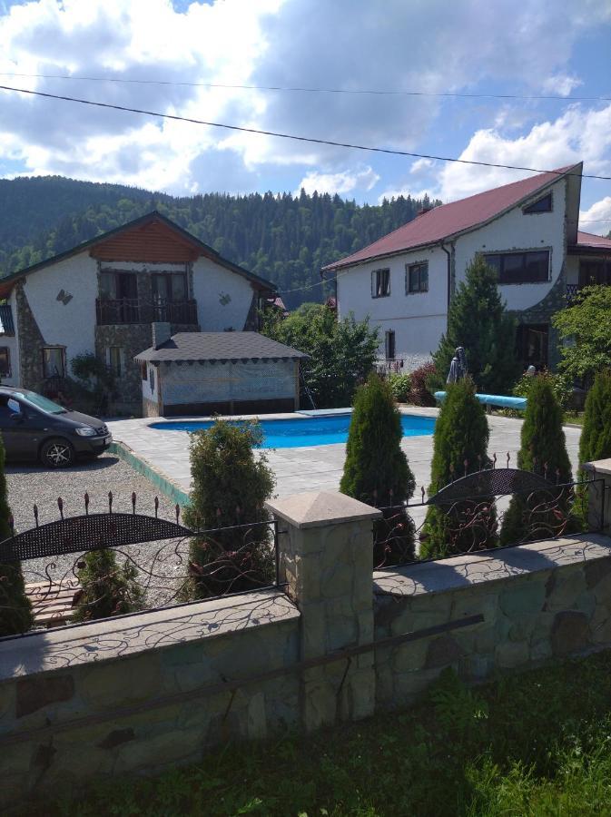 янчар з басейном Holiday home *