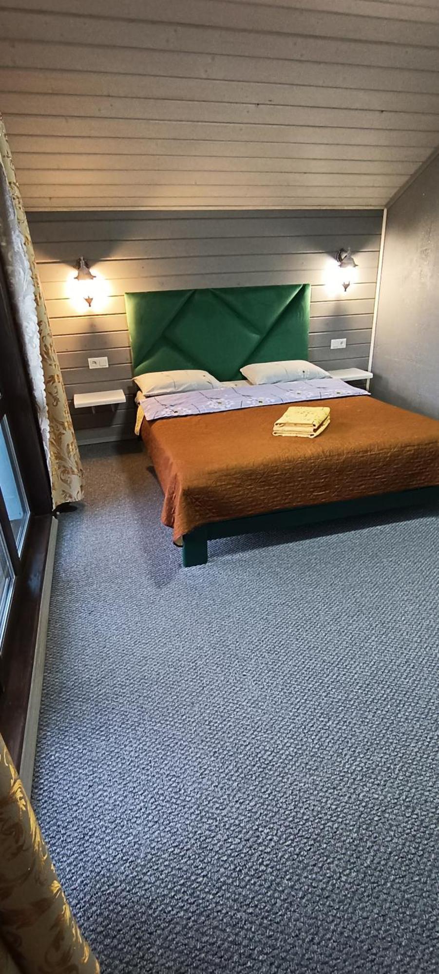 янчар з басейном Holiday home